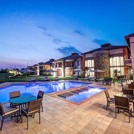 Royal Marang Hotel Phokeng Exterior photo The Village